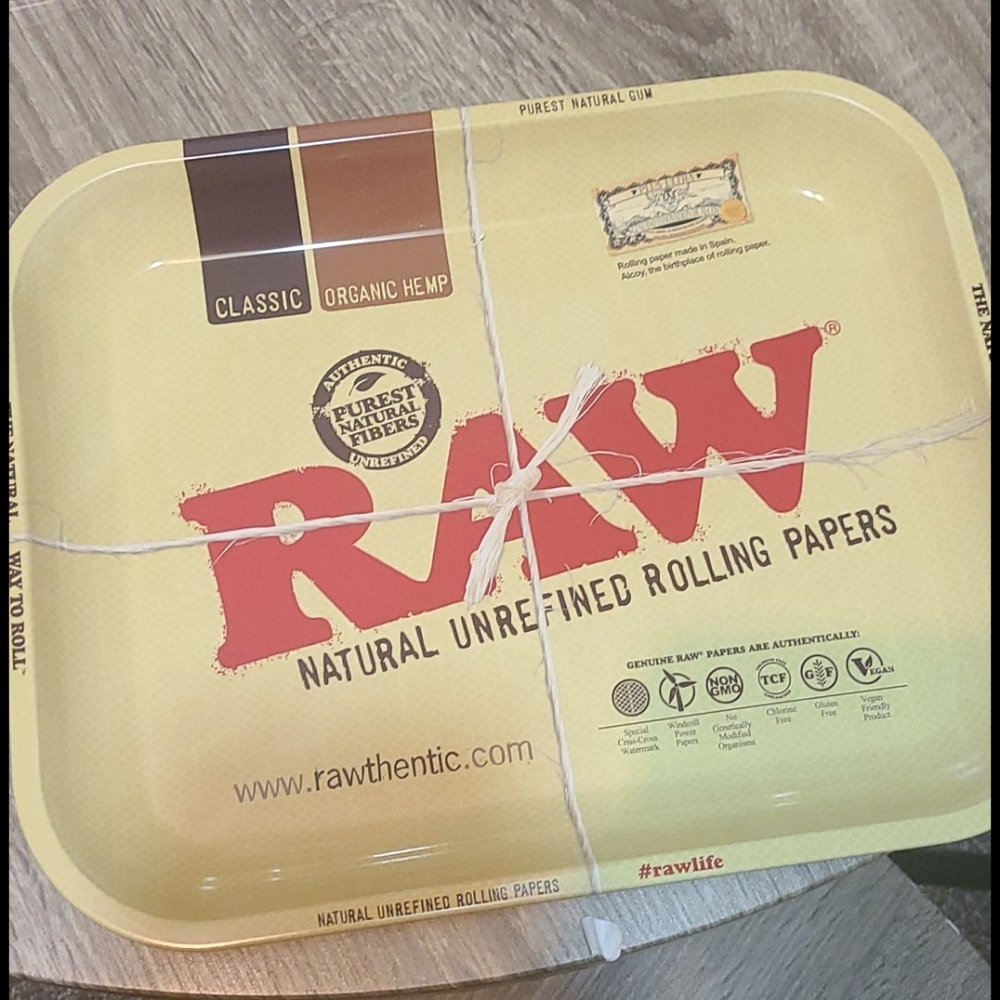 Raw rolling tray